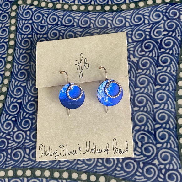 jayelay jewelers Jewelry - Women’s Sterling Silver Earring, blue mother of pearl shell, twisted circle NWT